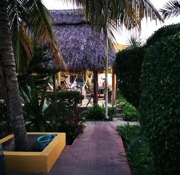 تختخواب و صبحانه Casa Xu´unan