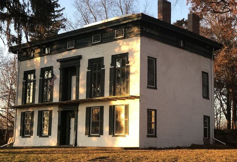 مبيت وإفطار Historic Mcdonald Airbnb