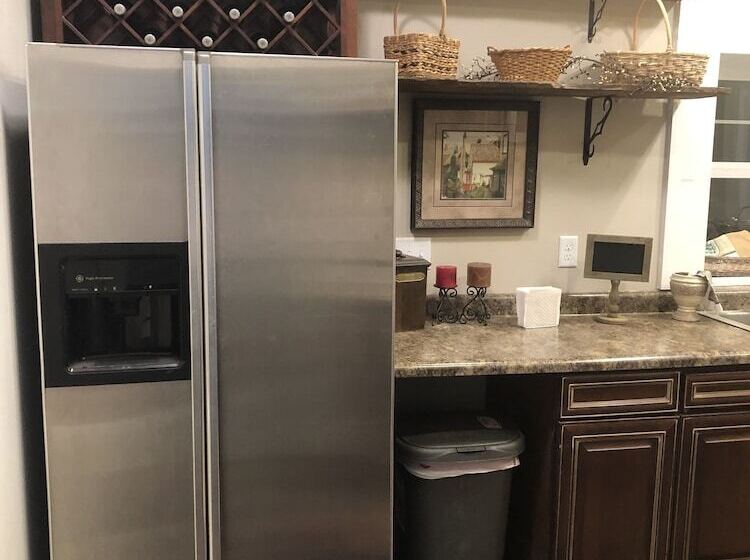 مبيت وإفطار Historic Mcdonald Airbnb