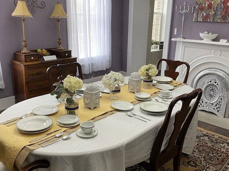 مبيت وإفطار Historic Mcdonald Airbnb