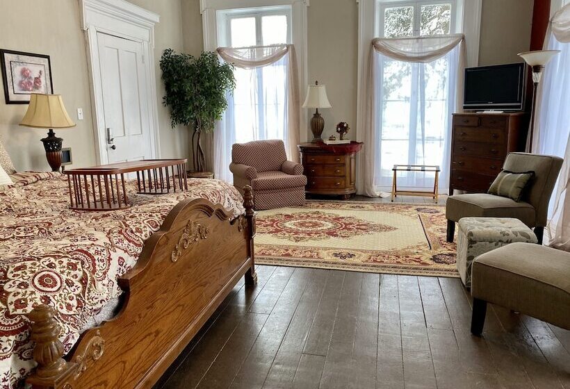 Bed and Breakfast Historic Mcdonald Airbnb