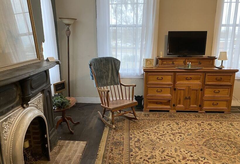 مبيت وإفطار Historic Mcdonald Airbnb