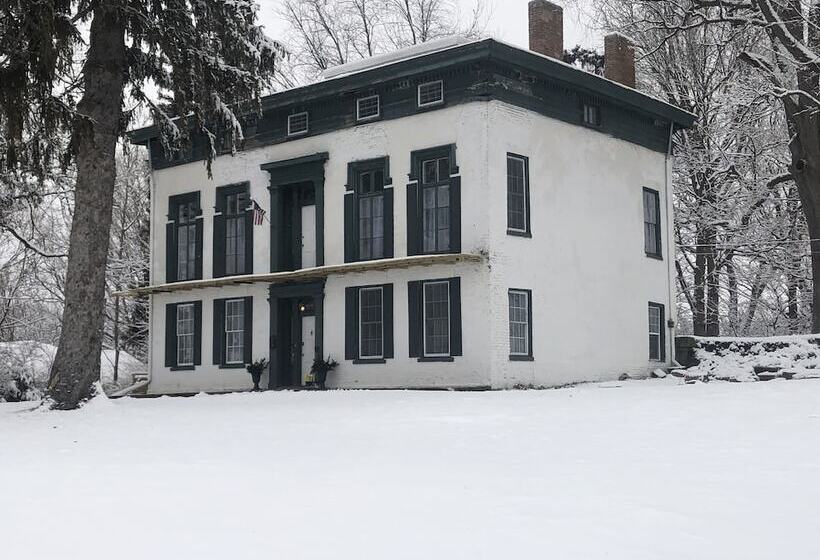 مبيت وإفطار Historic Mcdonald Airbnb