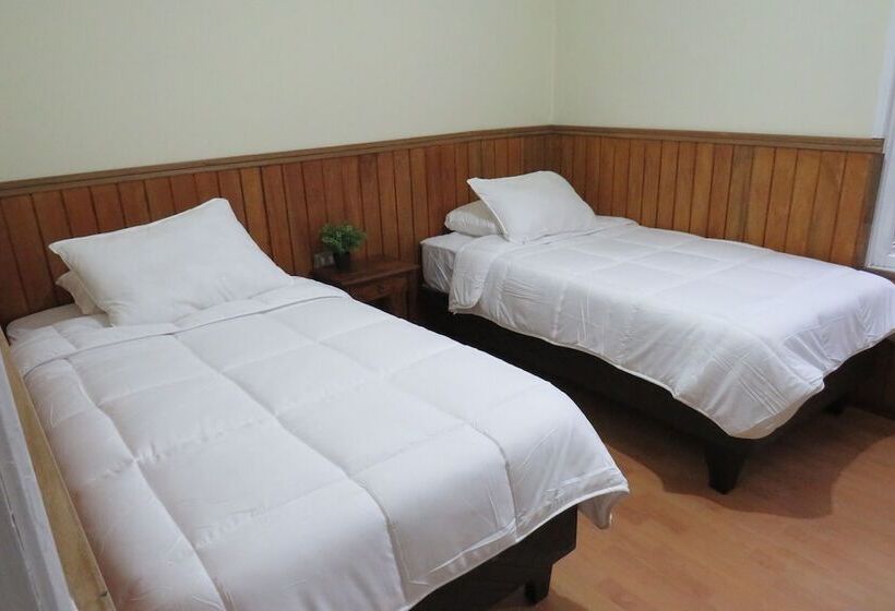 مبيت وإفطار Riverline Lodge