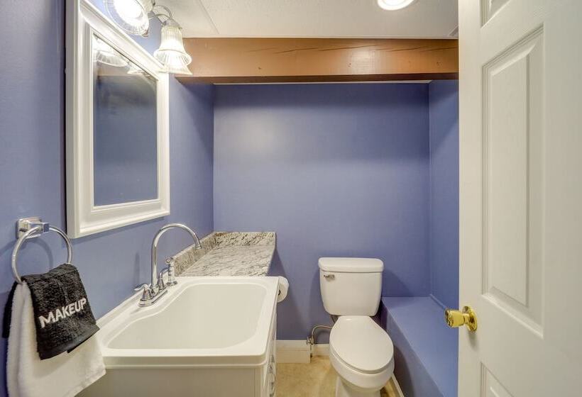 Deck, Fire Pit, & Grill: Beech Mountain Chalet