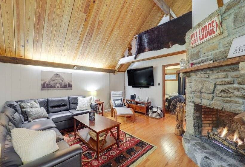 Deck, Fire Pit, & Grill: Beech Mountain Chalet