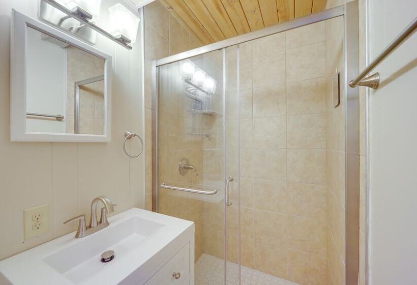 Deck, Fire Pit, & Grill: Beech Mountain Chalet