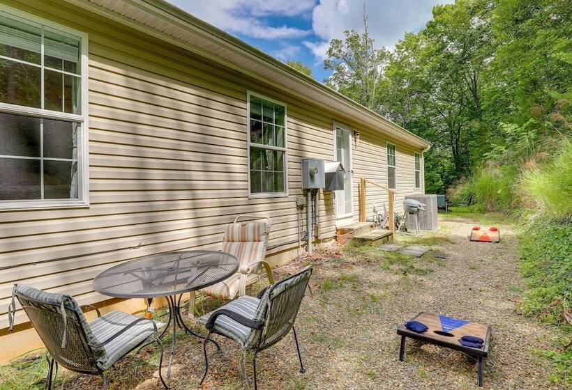 Black Mountain Retreat W/ Hot Tub + Mountain Views