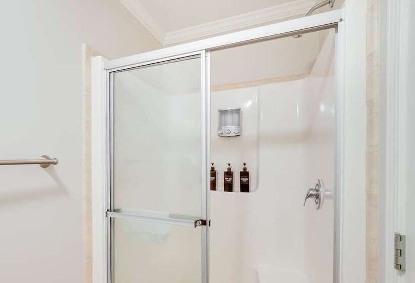 Black Mountain Retreat W/ Hot Tub + Mountain Views