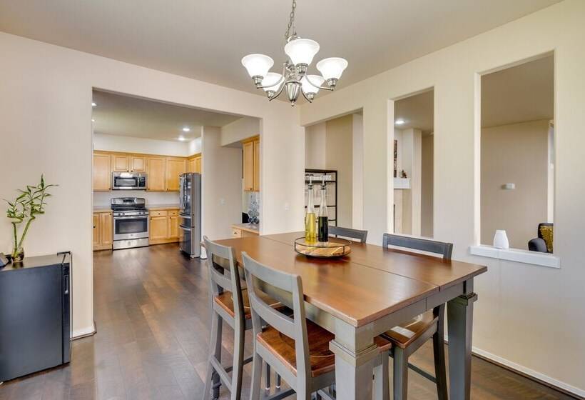 Bothell Retreat: Home Gym, Fireplace & More!