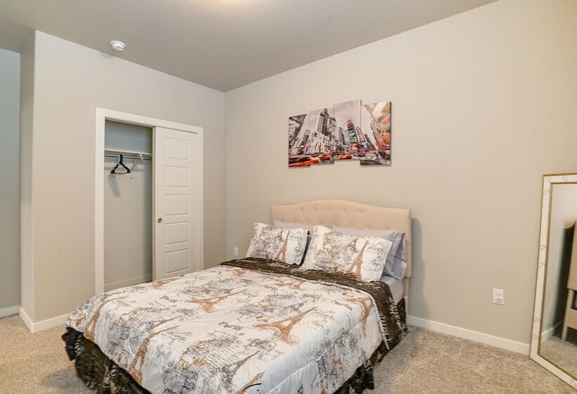 Bright & Modern Las Cruces Home In Sonoma Ranch