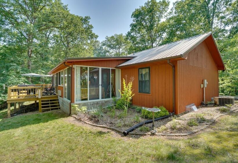 Cadiz Vacation Home W/ Deck: Walk To Lake Barkley