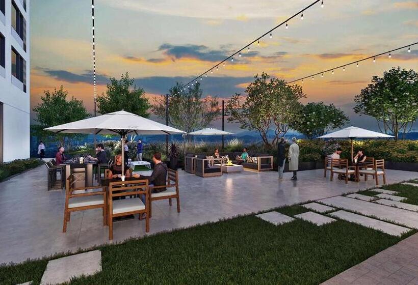 Cambria Hotel Burbank Airport