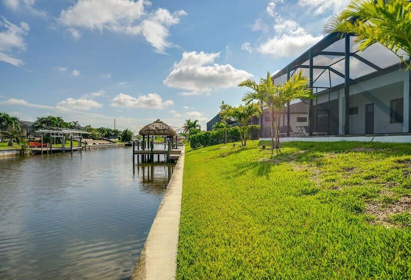 Pool & Outdoor Kitchen: Waterfront Cape Coral Home