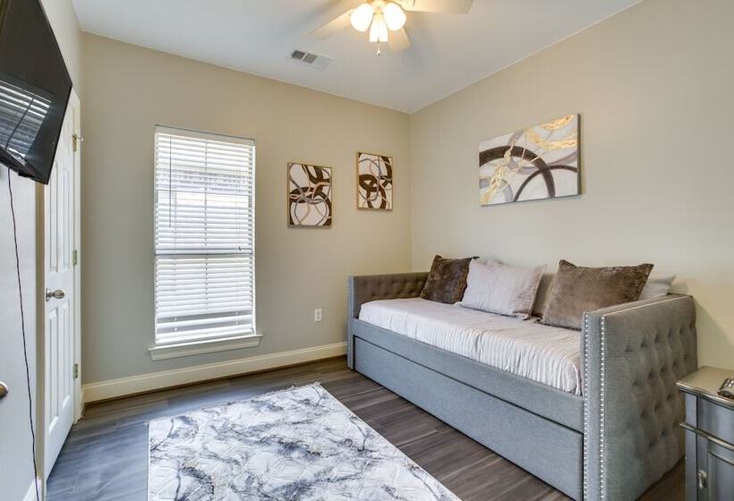 Canalfront Baton Rouge Home W/ Patio: 6 Mi To Lsu!