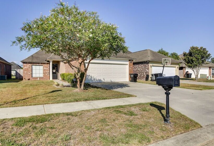 Canalfront Baton Rouge Home W/ Patio: 6 Mi To Lsu!