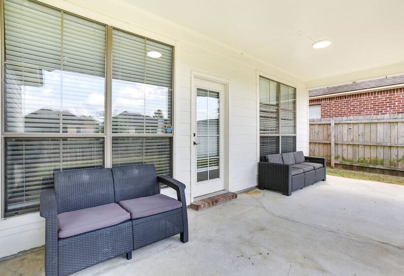Canalfront Baton Rouge Home W/ Patio: 6 Mi To Lsu!