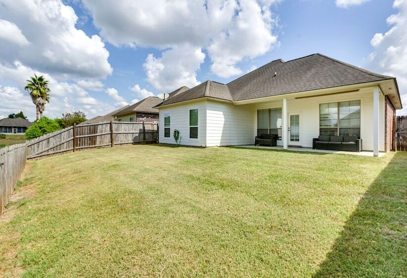 Canalfront Baton Rouge Home W/ Patio: 6 Mi To Lsu!