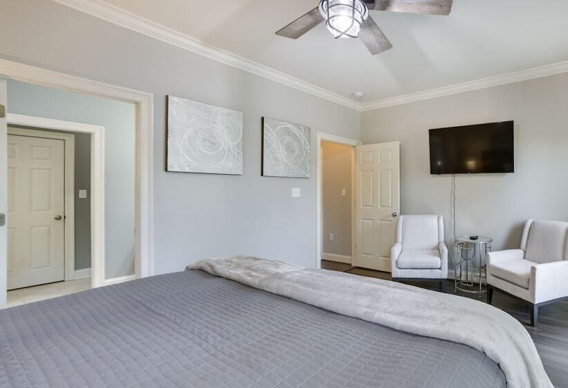 Canalfront Baton Rouge Home W/ Patio: 6 Mi To Lsu!