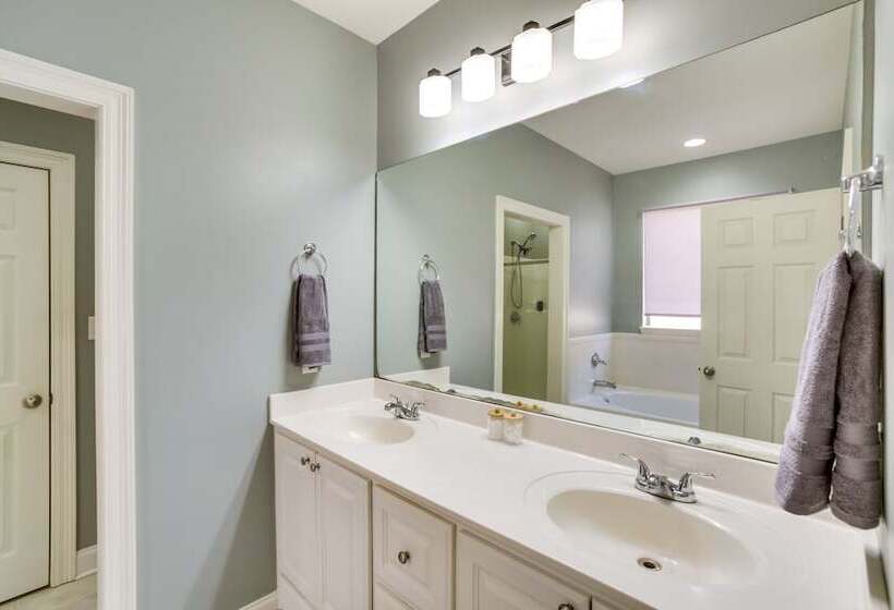 Canalfront Baton Rouge Home W/ Patio: 6 Mi To Lsu!