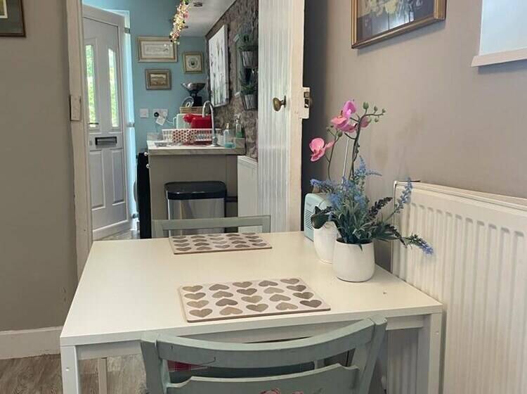 Captivating 1 Bed Cottage In Ross On Wye