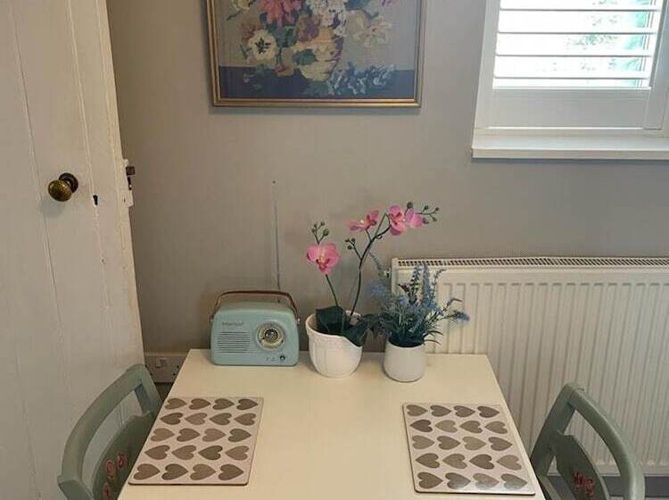 Captivating 1 Bed Cottage In Ross On Wye