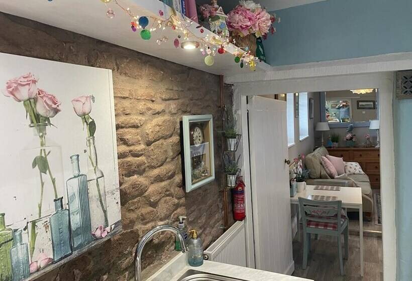 Captivating 1 Bed Cottage In Ross On Wye