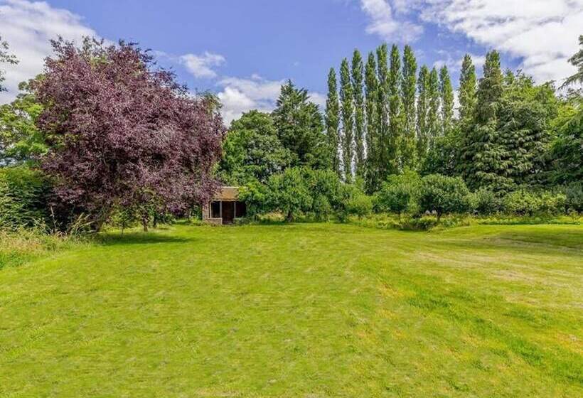 Captivating 1 Bed Cottage In Ross On Wye