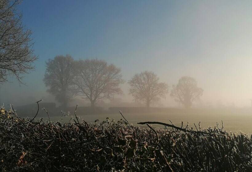 Captivating 1 Bed Cottage In Ross On Wye