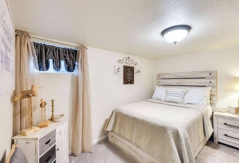 Centrally Located Apt Near Downtown Rapid City!