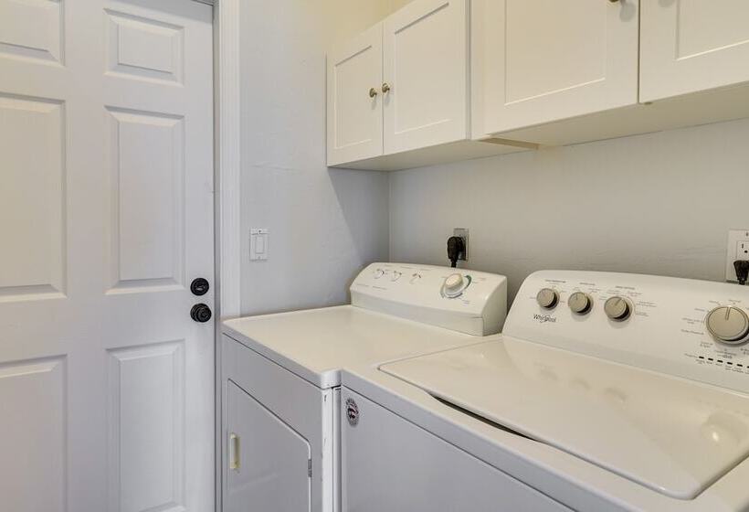 4 Mi To Downtown: Cape Coral Oasis W/ Pool + Lanai