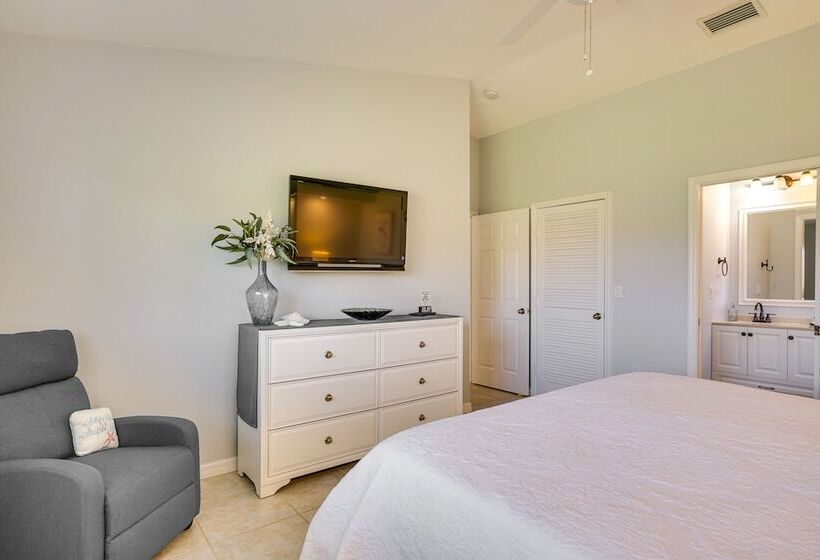 4 Mi To Downtown: Cape Coral Oasis W/ Pool + Lanai