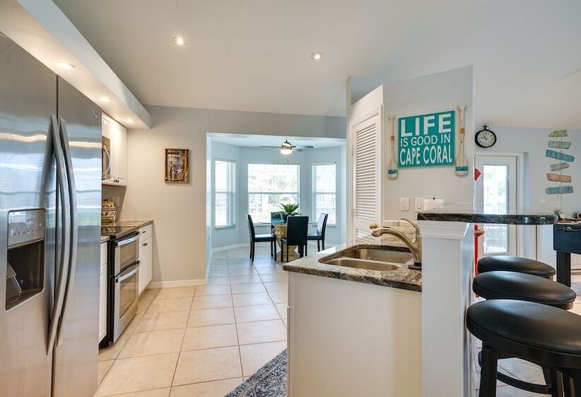 4 Mi To Downtown: Cape Coral Oasis W/ Pool + Lanai