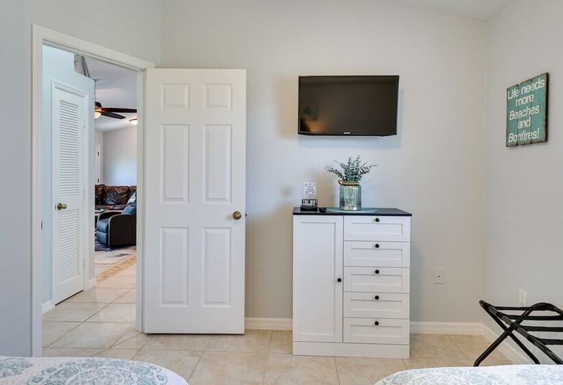 4 Mi To Downtown: Cape Coral Oasis W/ Pool + Lanai