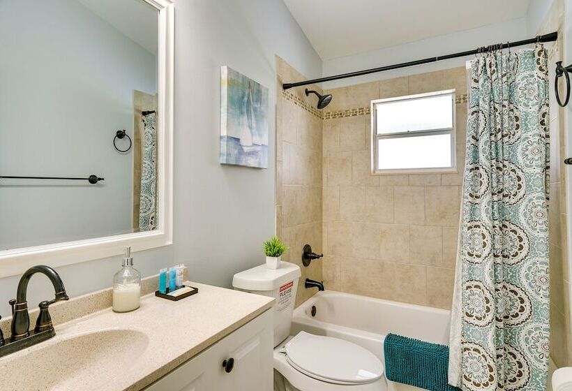 4 Mi To Downtown: Cape Coral Oasis W/ Pool + Lanai