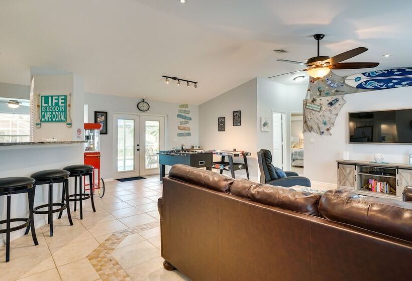 4 Mi To Downtown: Cape Coral Oasis W/ Pool + Lanai