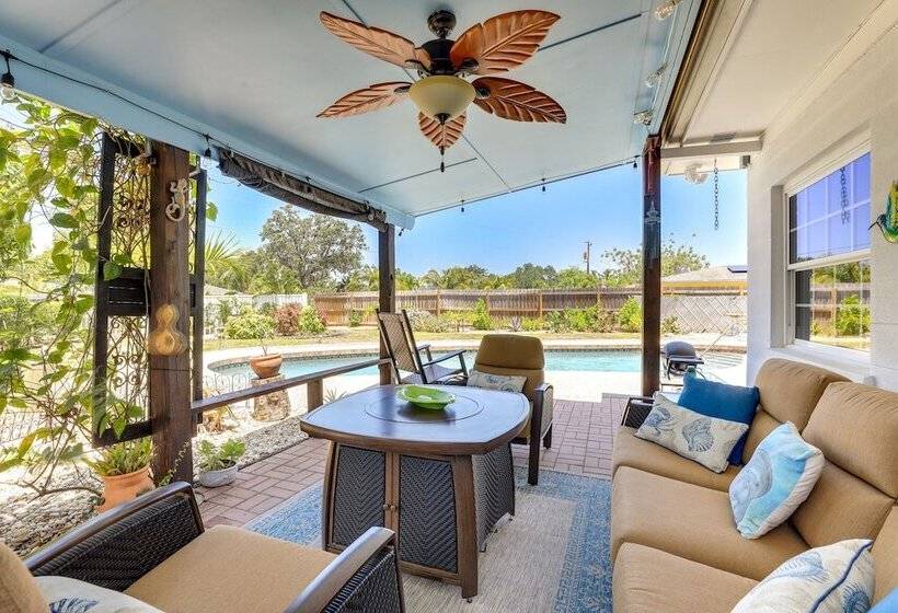 Charming Bradenton Home W/ Yard   Walk To Beach!