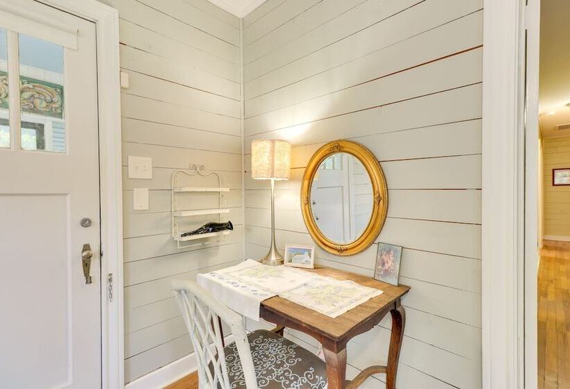 Charming Bryan Home   3 Mi To Kyle Field!