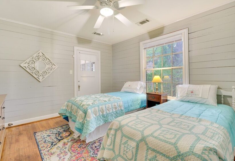 Charming Bryan Home   3 Mi To Kyle Field!