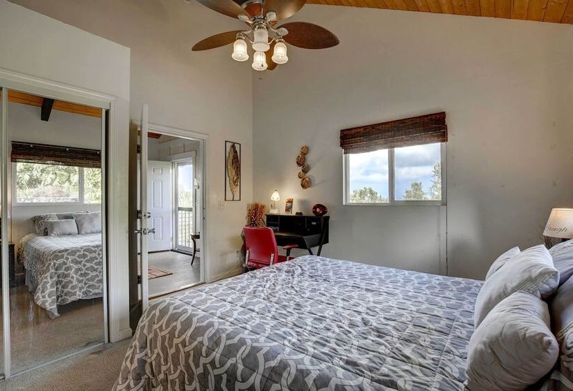 Charming Kailua Kona Apartment Near Hiking & Golf!