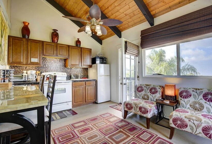 Charming Kailua Kona Apartment Near Hiking & Golf!