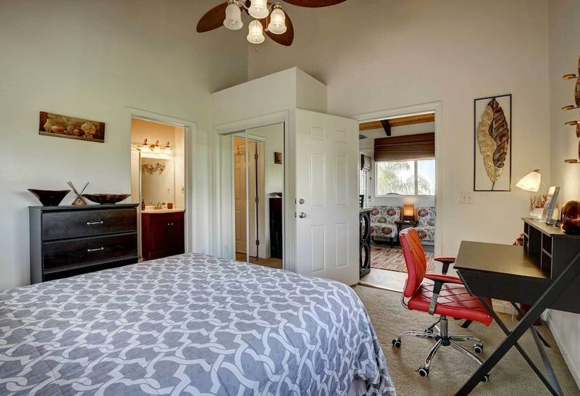 Charming Kailua Kona Apartment Near Hiking & Golf!