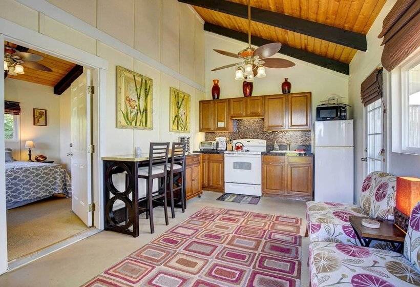 Charming Kailua Kona Apartment Near Hiking & Golf!