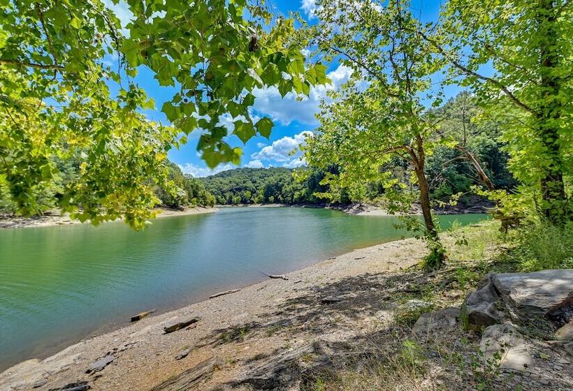 Charming Kentucky Farmhouse W/ Fire Pit & Grill!