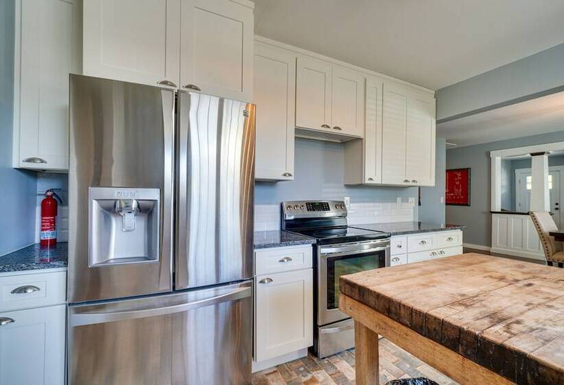 Charming Knoxville Home: 2 Mi To Neyland Stadium!