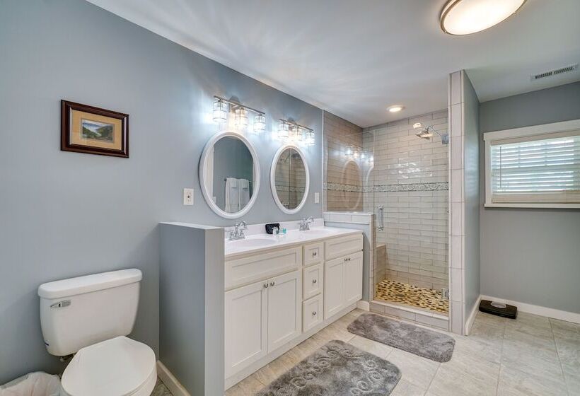 Charming Knoxville Home: 2 Mi To Neyland Stadium!