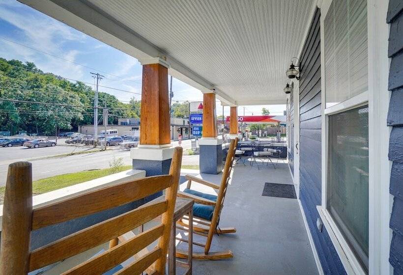 Charming Knoxville Home: 2 Mi To Neyland Stadium!