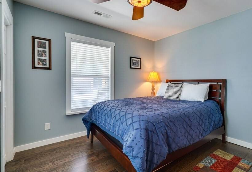 Charming Knoxville Home: 2 Mi To Neyland Stadium!