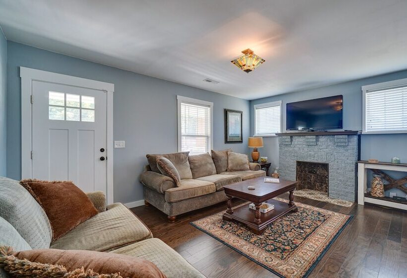 Charming Knoxville Home: 2 Mi To Neyland Stadium!