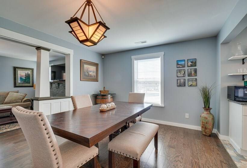 Charming Knoxville Home: 2 Mi To Neyland Stadium!